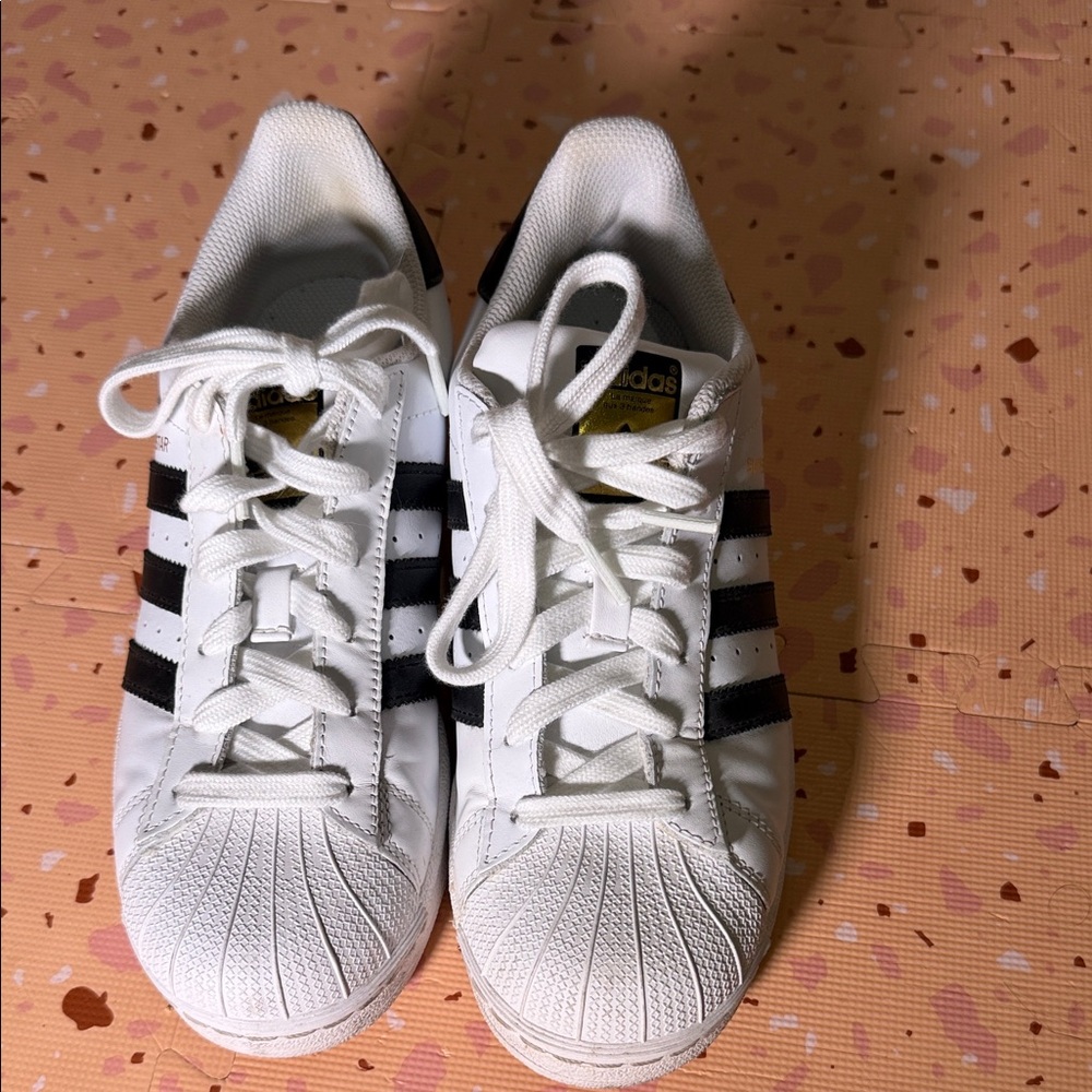 Adidas Superstar White with Black Stripes - Picture 6 of 7